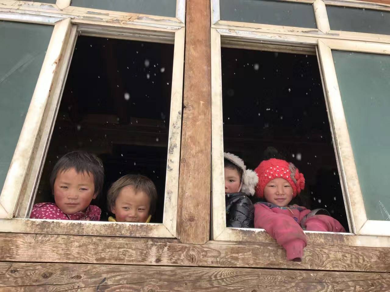 杭州俊良教育内容创作有限公司公益回顾丨家国同欢月同圆 温暖满载甘孜州(图9) 杭州俊良教育内容创作有限公司公益回顾丨家国同欢月同圆 温暖满载甘孜州(图9)